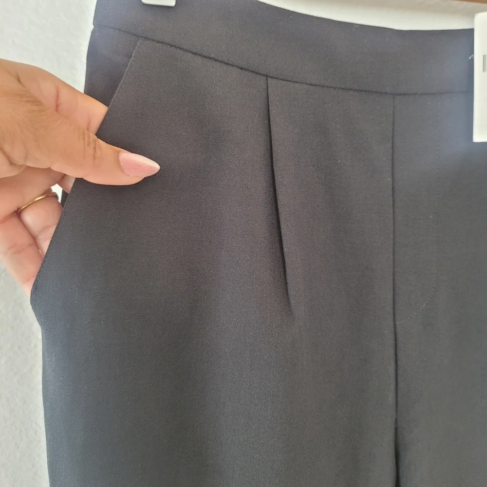 Forever 21 Black Elastic Waist Pants Ankle Woven Womens Size Small